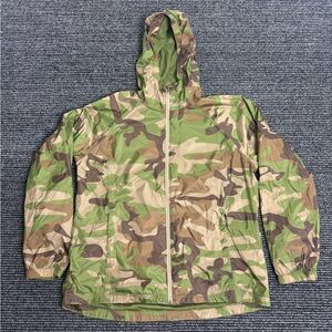LL Bean Jacket Women’s Large Green Hooded Woodland Camo Windbreaker Performance